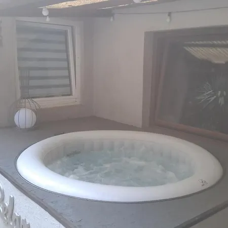 Prázdninový dům Apartmenthaus Mit Sauna Und Whirlpool