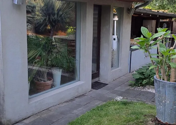 Apartmenthaus Mit Sauna Und Whirlpool Casa de Férias Krefeld